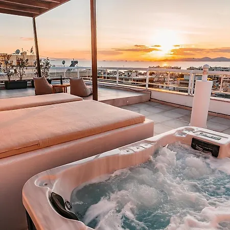Suites With Magical View & Jacuzzi-2
